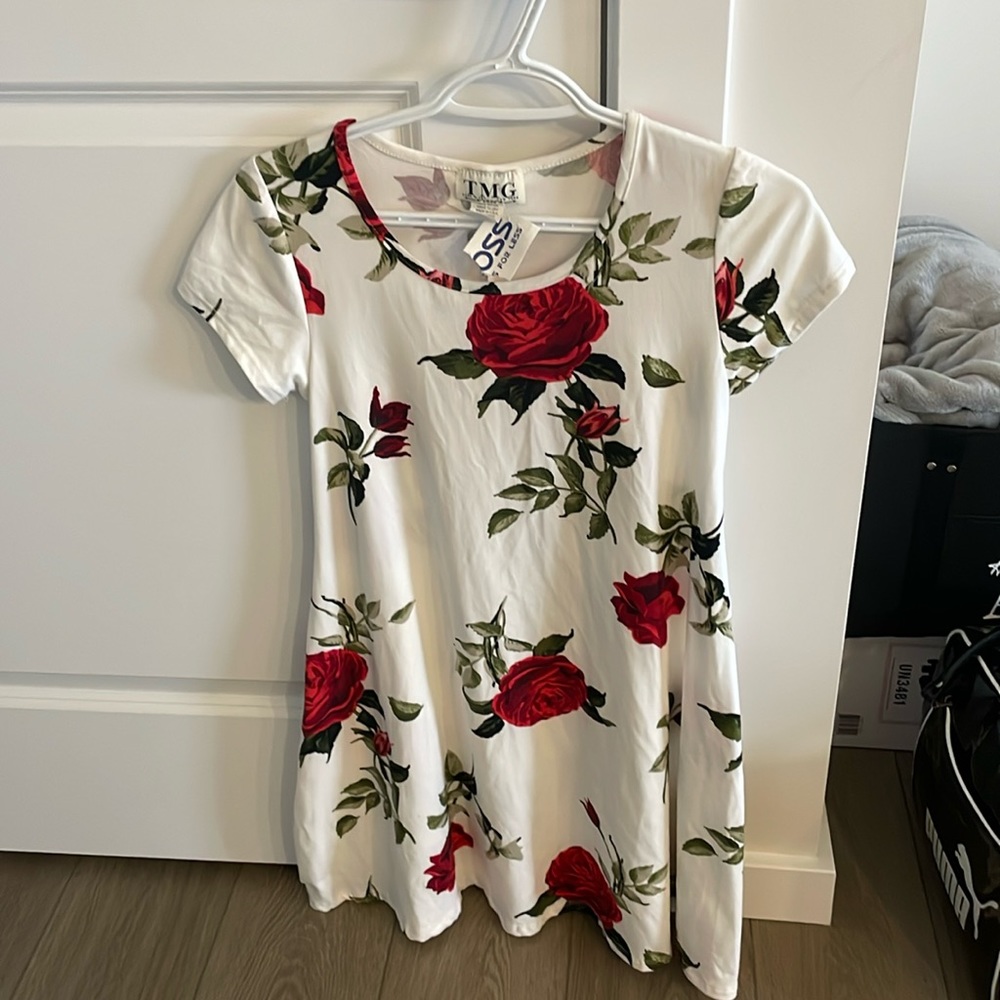 Beautiful summer dress Small NEW
